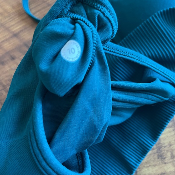 Lululemon Ebb To Street Bra II
Night Diver - Picture 6 of 7